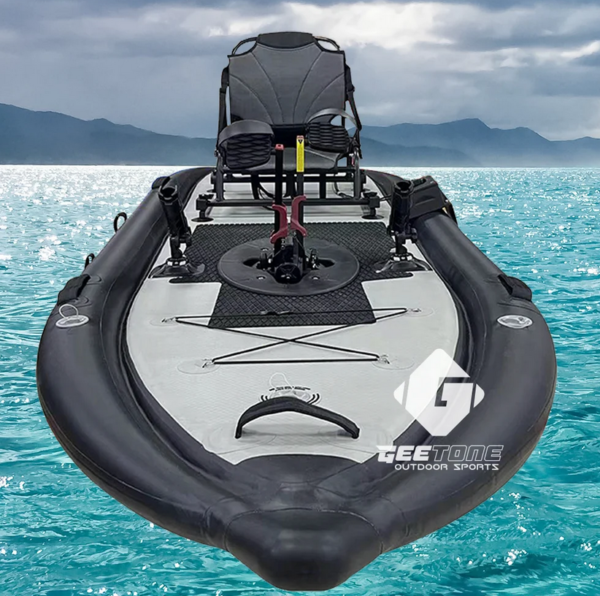 Kayak inflable con pedales de aleta.Kayak de pesca con sistema de timón.PRECIO DE OFERTA :1.053,39€