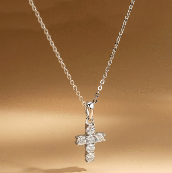 ALI TRES Serenity-Collar cruz de moissanita de 0,6 quilates para mujer, regalo de aniversario, colgante de crucifijo de plata Sterling 925.
