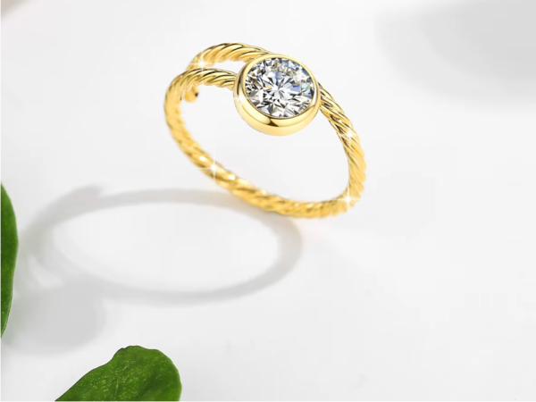 Anillo de Oro 14K con Moissanita – Lujo Atemporal. OFERTA : €185,60 EUR